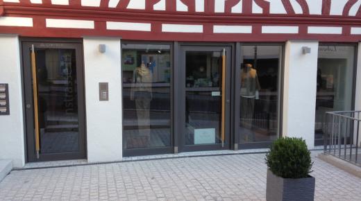 Schaufenster und Eingangstür Boutique